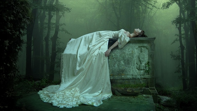 试过自我催眠之后,我感觉意识里也或者是精神里有一种干涸泉眼刚刚开始冒出清冽少量的水一样,又好像还有其它的变化,只是我还不能完全抓得住这种微妙的感觉,我相信多试几次,我能有更大的进步。